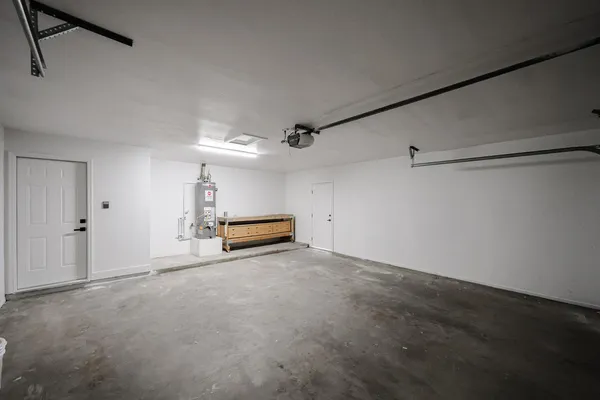 $2,995 | 3001 West Mercer Lane, Phoenix, AZ 85029