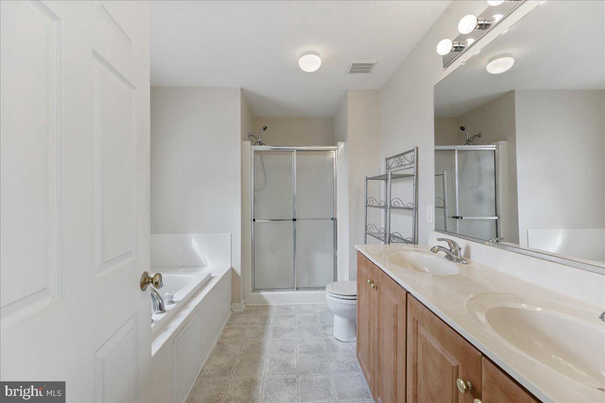 110 Berwick Lane Dover, DE 19904 - Photo 25 of 36 Master bath