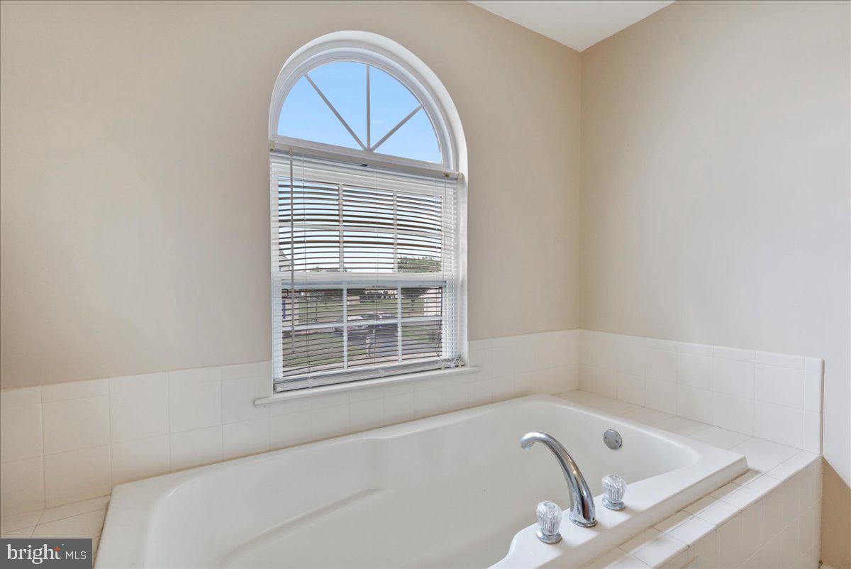 110 Berwick Lane Dover, DE 19904 - Photo 26 of 36 Garden tub