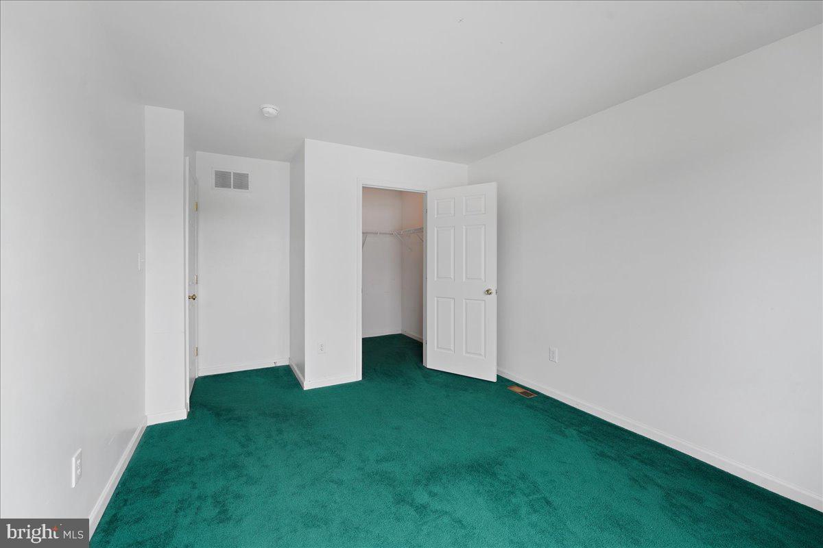 110 Berwick Lane Dover, DE 19904 - Photo 33 of 36 Bedroom 3 with walk in closet