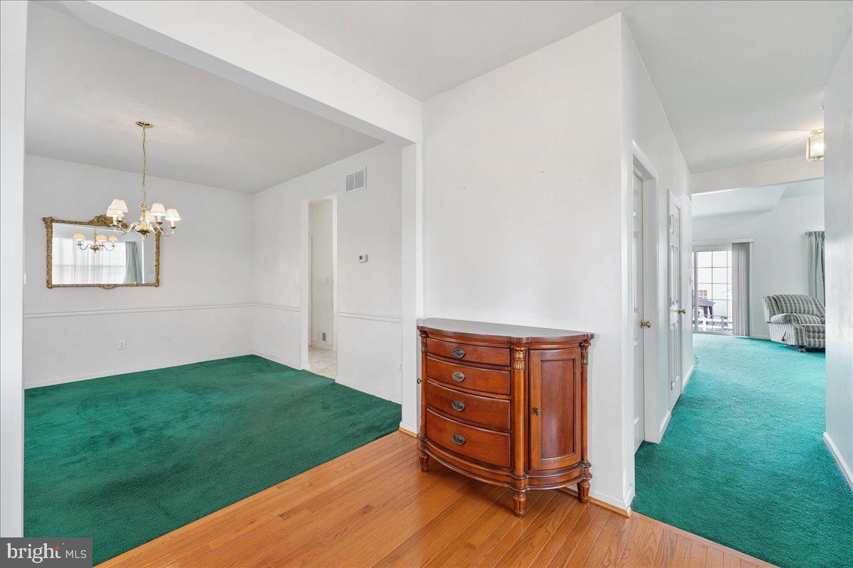 110 Berwick Lane Dover, DE 19904 - Photo 5 of 36 Foyer