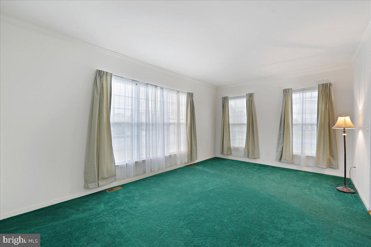 110 Berwick Lane Dover, DE 19904 - Photo 6 of 36 Living Room