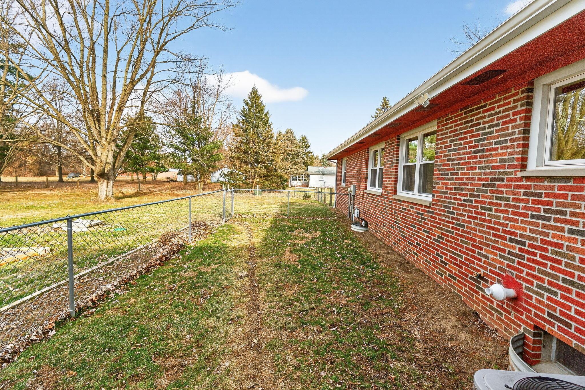 761 Claridon-Northern Road Caledonia, OH 43314 - Photo 14 of 103 761 Claridon Northern Road (Exterior)-9