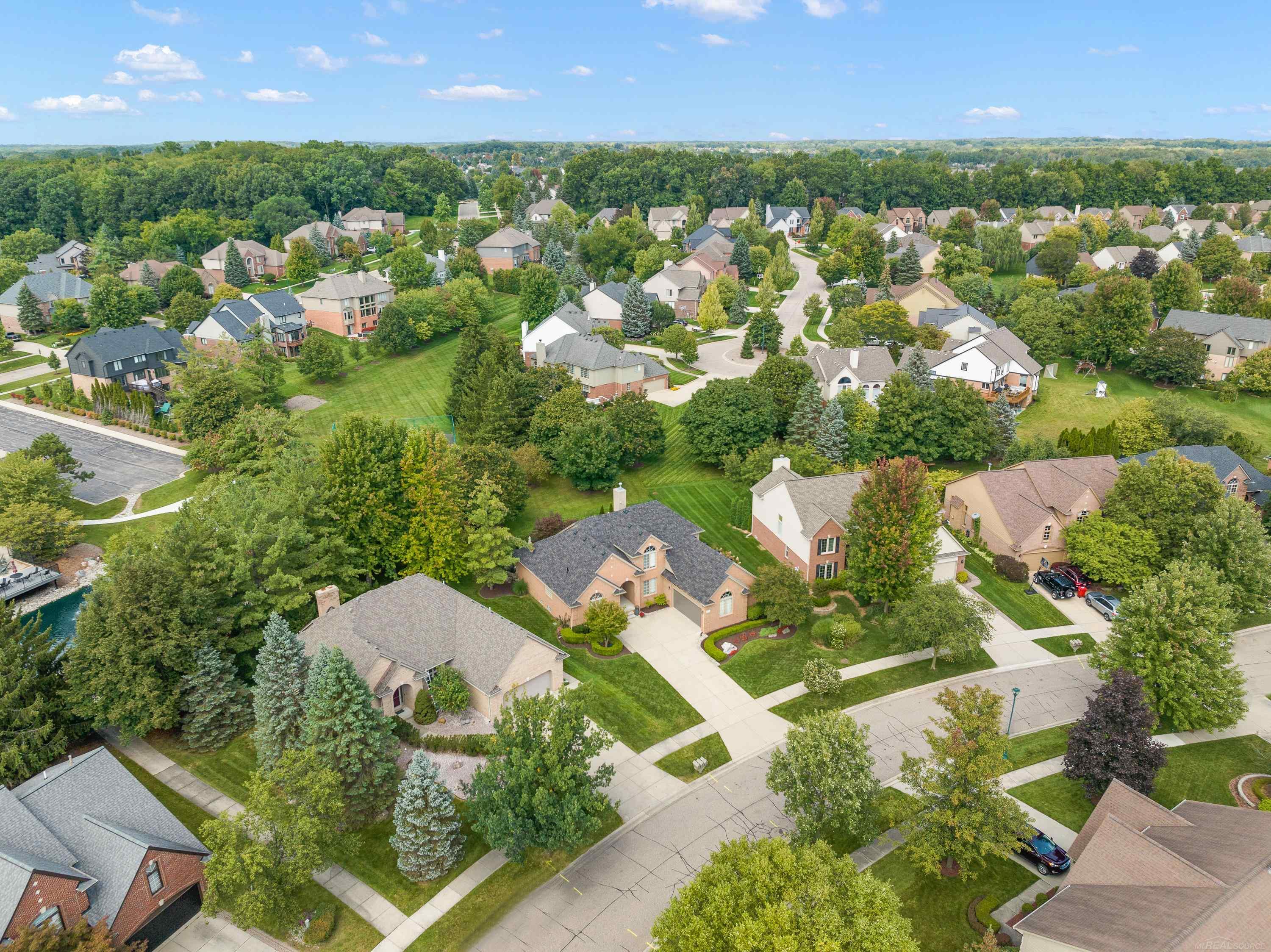 1039 Bloomview Circle Rochester, MI 48307 - Photo 24 of 80 50122641-23.JPG