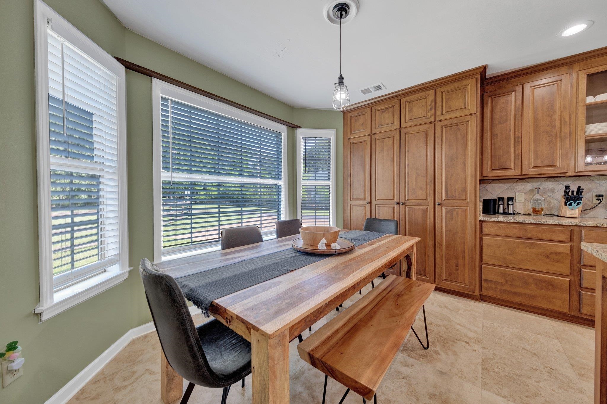 2710 Roland Road Memphis, TN 38002 - Photo 9 of 34 Dining area with baseboards