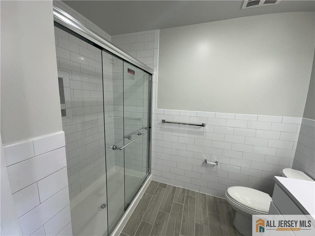 3407 Hana Road Edison, NJ 08817 - Photo 23 of 37