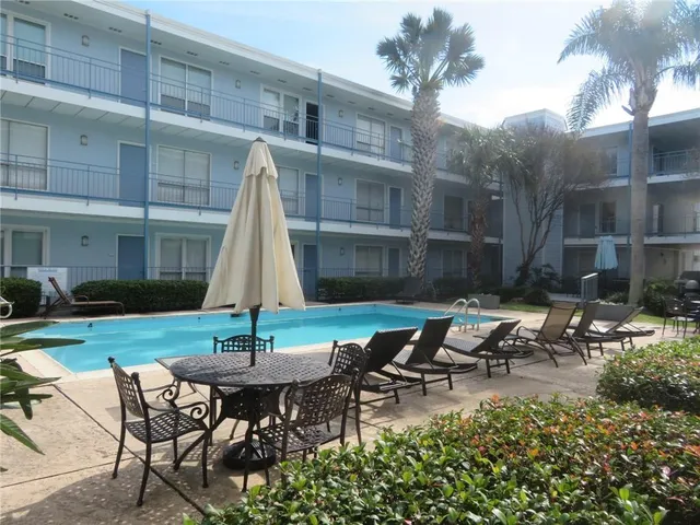 $149,000 | 318 Lake Marina Avenue, Unit 219, New Orleans, LA 70124