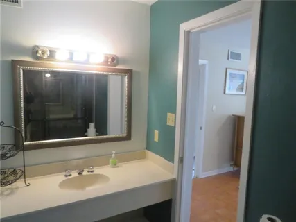 $149,000 | 318 Lake Marina Avenue, Unit 219, New Orleans, LA 70124