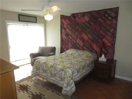 $149,000 | 318 Lake Marina Avenue, Unit 219, New Orleans, LA 70124