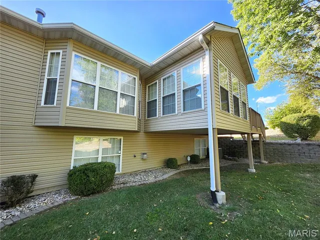 $345,000 | 104 Summit Ridge, Maryville, IL 62062