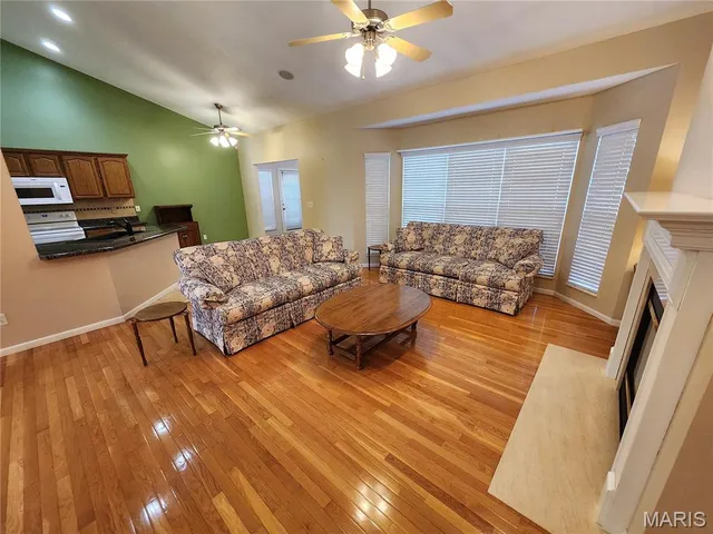 $345,000 | 104 Summit Ridge, Maryville, IL 62062