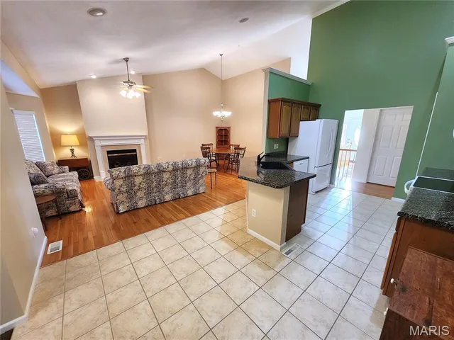 $345,000 | 104 Summit Ridge, Maryville, IL 62062