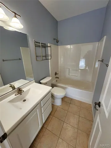 $345,000 | 104 Summit Ridge, Maryville, IL 62062