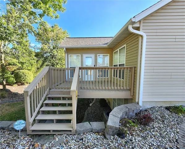 $345,000 | 104 Summit Ridge, Maryville, IL 62062