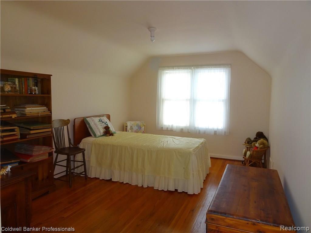 92 Exmoor Road Waterford, MI 48328 - Photo 5 of 26 Upper level bedroom