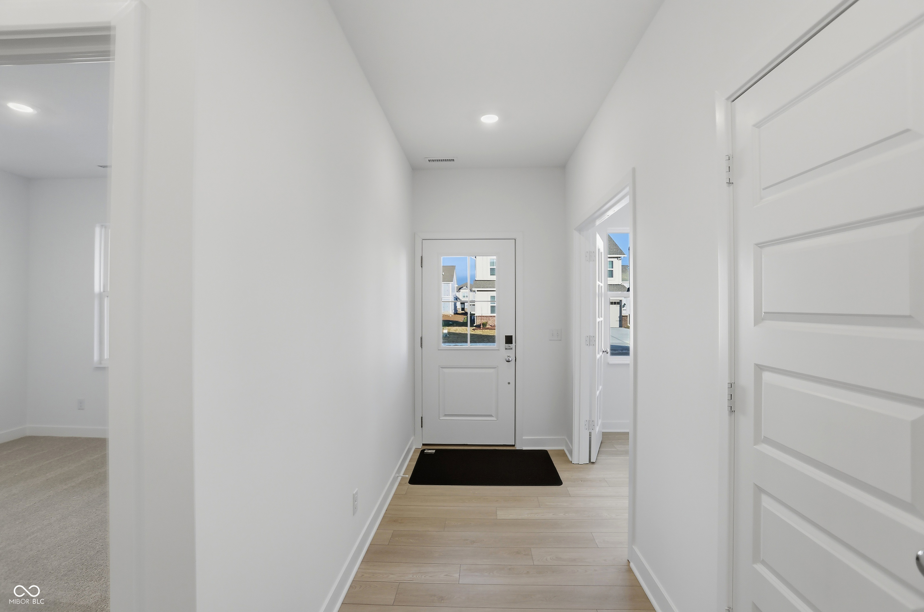 15443 Alperton Road Fishers, IN 46037 - Photo 4 of 40