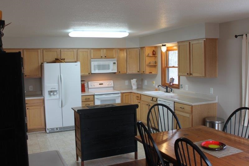 19714 Fewins Road Interlochen, MI 49643 - Photo 15 of 39 1828230-14.JPG