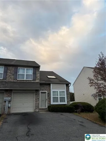 $390,000 | 5619 Stonecroft Lane, Lower Macungie Township, PA 18106