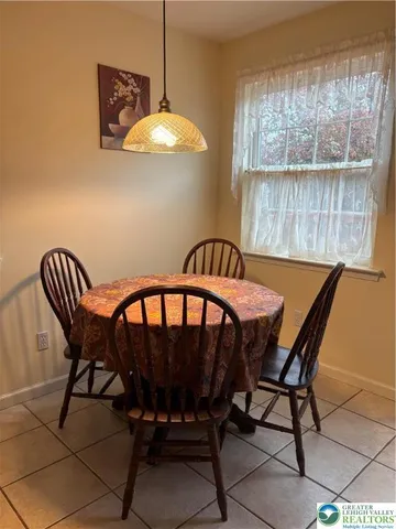 $390,000 | 5619 Stonecroft Lane, Lower Macungie Township, PA 18106