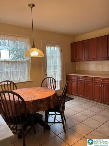 $390,000 | 5619 Stonecroft Lane, Lower Macungie Township, PA 18106