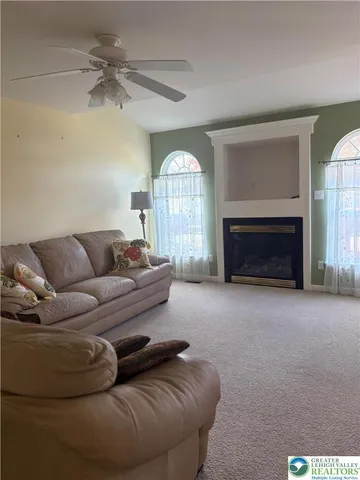 $390,000 | 5619 Stonecroft Lane, Lower Macungie Township, PA 18106