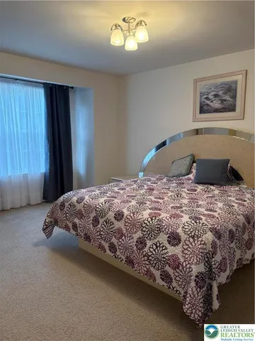 $390,000 | 5619 Stonecroft Lane, Lower Macungie Township, PA 18106