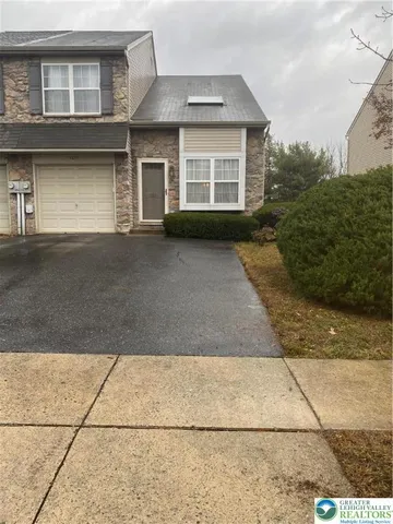 $390,000 | 5619 Stonecroft Lane, Lower Macungie Township, PA 18106