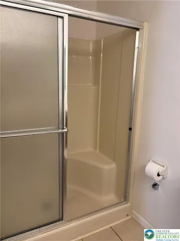 $390,000 | 5619 Stonecroft Lane, Lower Macungie Township, PA 18106