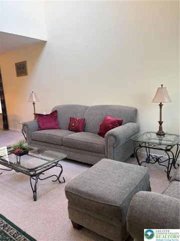 $390,000 | 5619 Stonecroft Lane, Lower Macungie Township, PA 18106