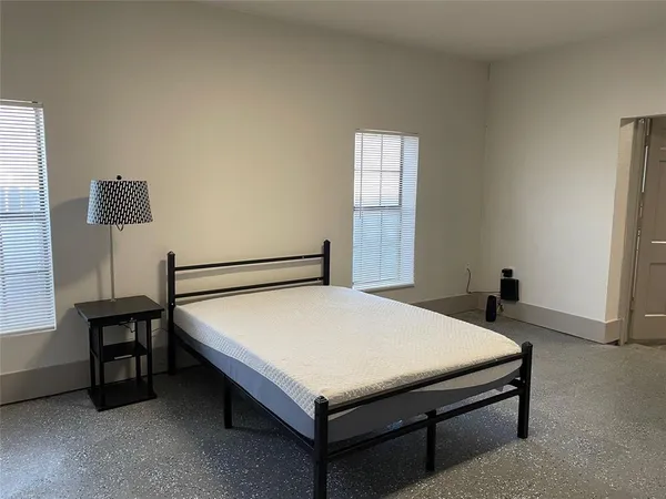 $3,100 | 2722 Travis Avenue, Fort Worth, TX 76110