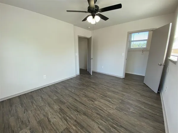 $3,100 | 2722 Travis Avenue, Fort Worth, TX 76110