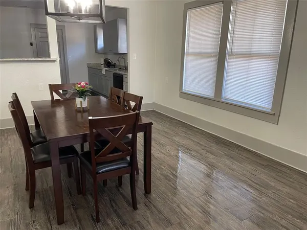 $3,100 | 2722 Travis Avenue, Fort Worth, TX 76110