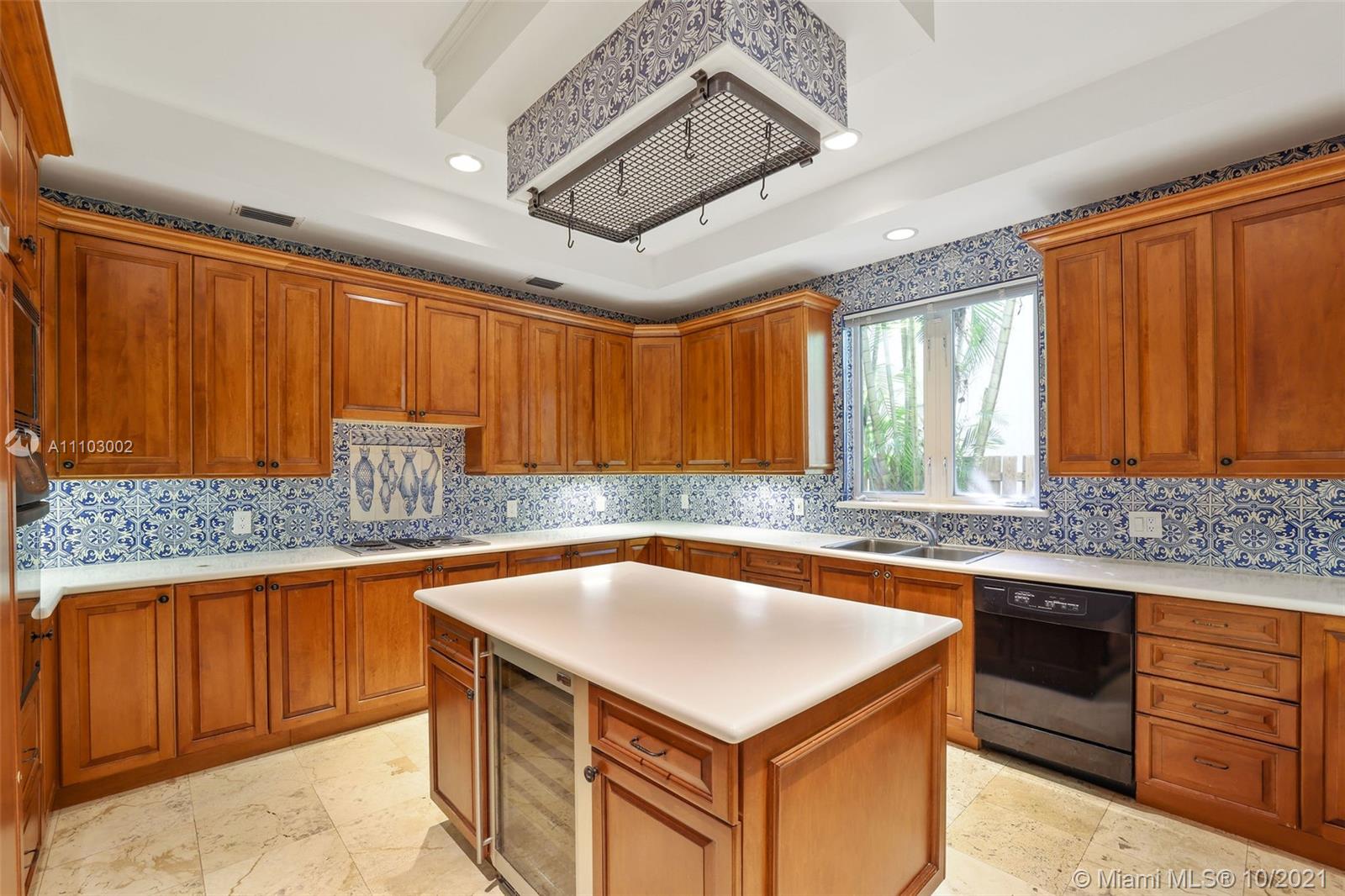 7260 Erwin Road Miami, FL 33143 - Photo 5 of 43