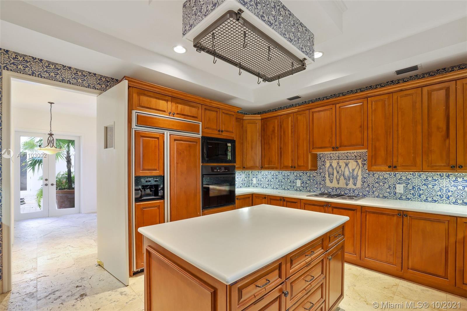 7260 Erwin Road Miami, FL 33143 - Photo 6 of 43