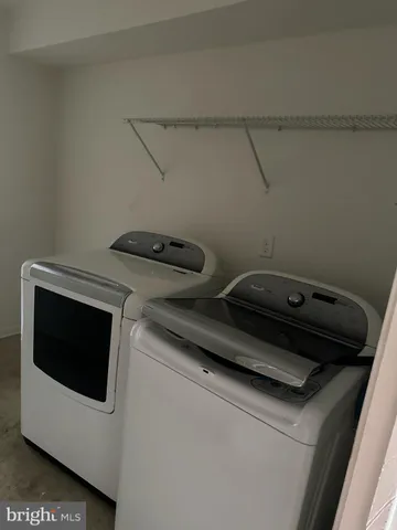 a close up view of washer and dryer