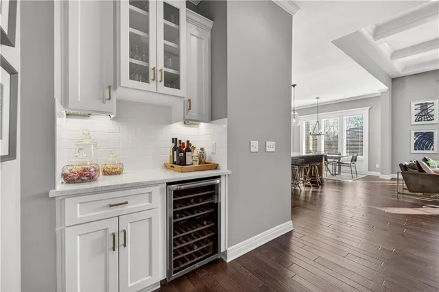 $1,399,000 | 10505 West 162nd Street, Overland Park, KS 66221