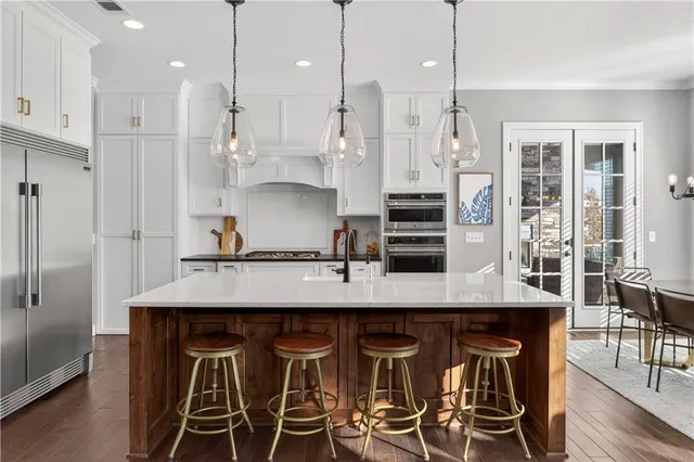 $1,399,000 | 10505 West 162nd Street, Overland Park, KS 66221