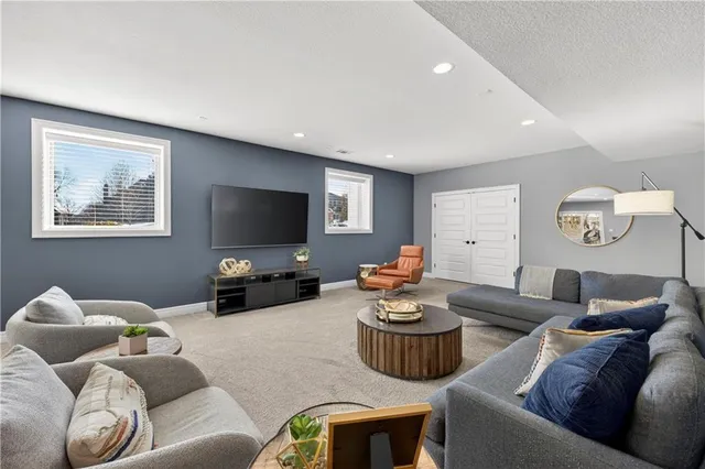 $1,399,000 | 10505 West 162nd Street, Overland Park, KS 66221