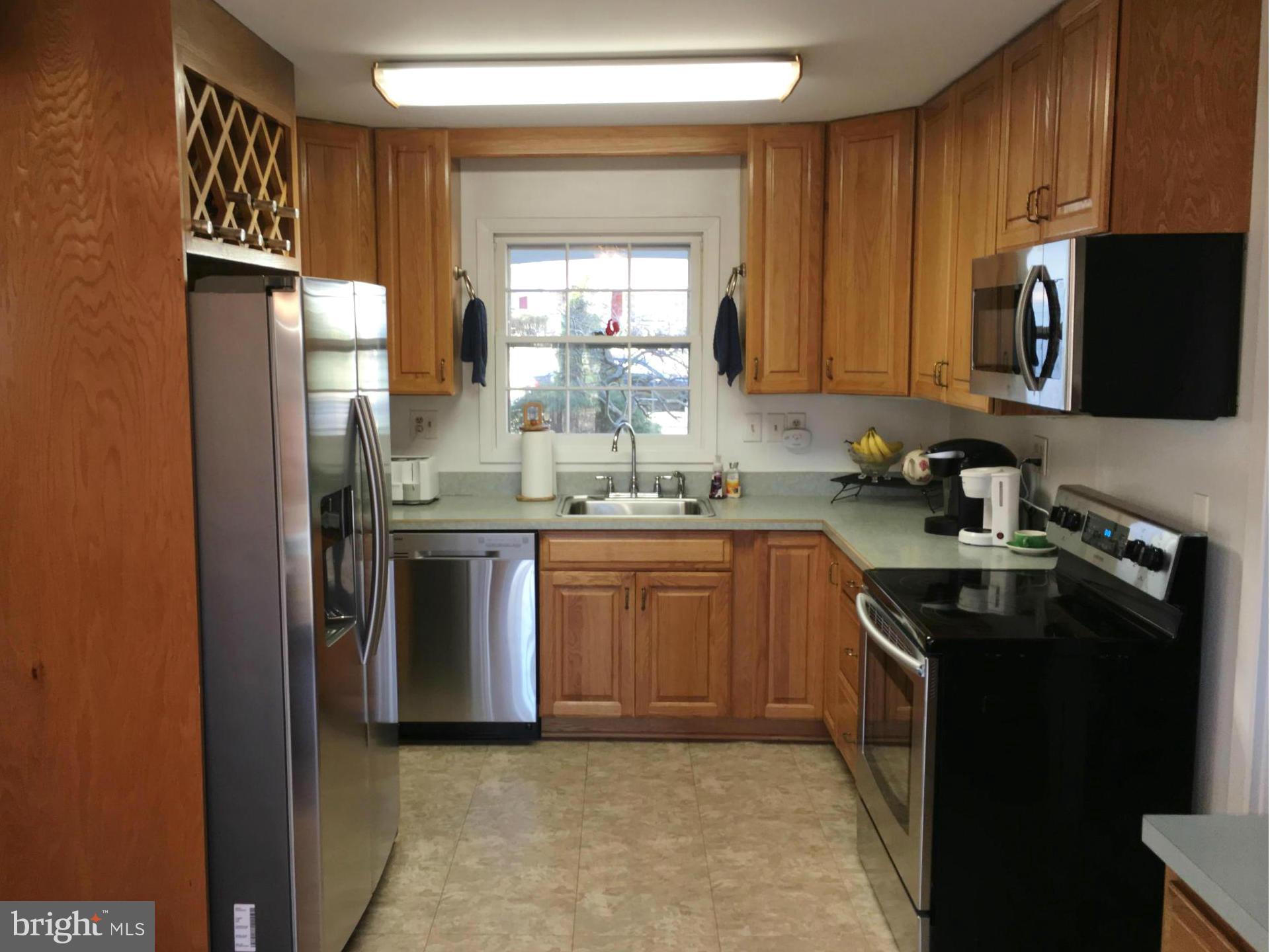 1728 Stratton Road Crofton, MD 21114 - Photo 8 of 29 Kitchen