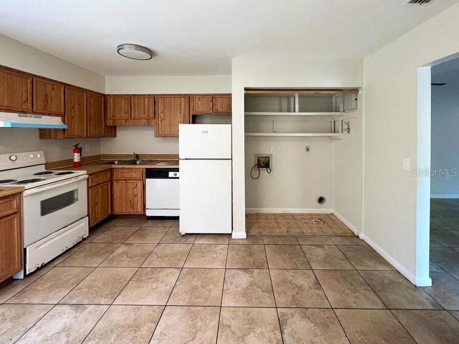 5925 Southwest 10th Lane, Unit A Gainesville, FL 32607 - Photo 5 of 14