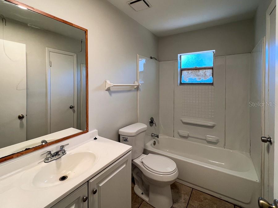 5925 Southwest 10th Lane, Unit A Gainesville, FL 32607 - Photo 8 of 14