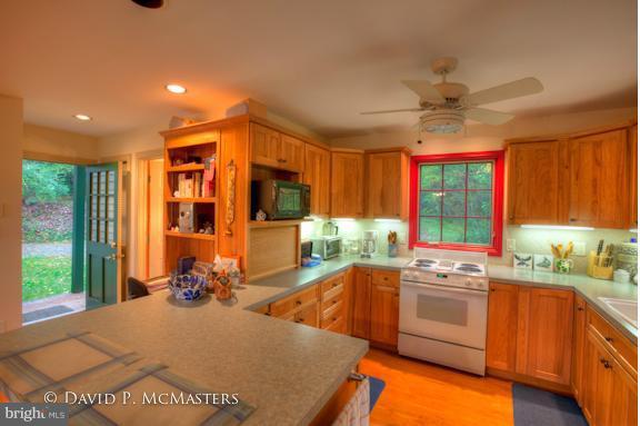 14228 Back Creek Valley Road Hedgesville, WV 25427 - Photo 10 of 30 Kitchen