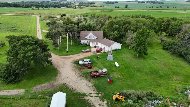 $999,999 | 56 40th Avenue, Jasper, MN 56144