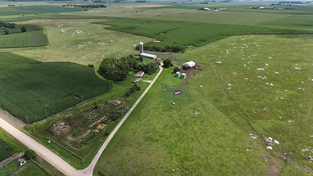 $999,999 | 56 40th Avenue, Jasper, MN 56144