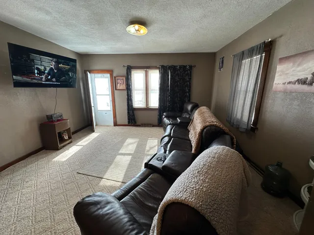 $999,999 | 56 40th Avenue, Jasper, MN 56144