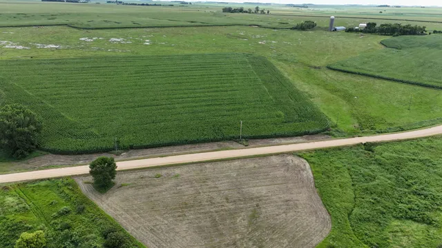 $999,999 | 56 40th Avenue, Jasper, MN 56144