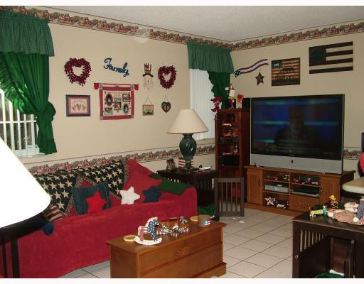 11115 Sandpoint Terrace Boca Raton, FL 33428 - Photo 7 of 16 Den/Family/Great Room