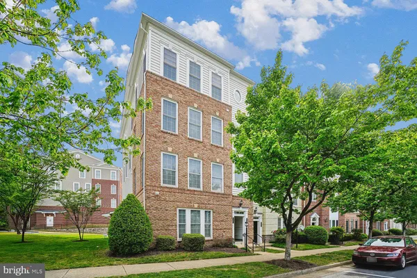 $2,600 | 2354 Brookmoor Lane, Woodbridge, VA 22191