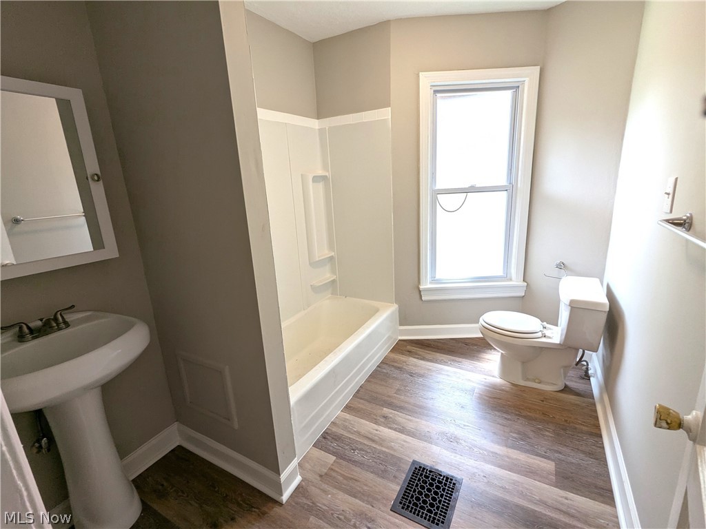 1462 Felton Road Cleveland, OH 44121 - Photo 10 of 21