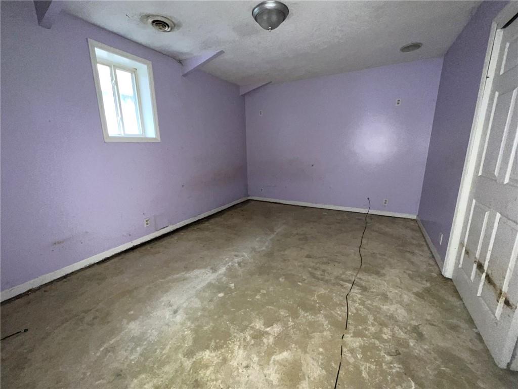 747 Forever Lane Ligonier, PA 15658 - Photo 13 of 23 an empty room with a window